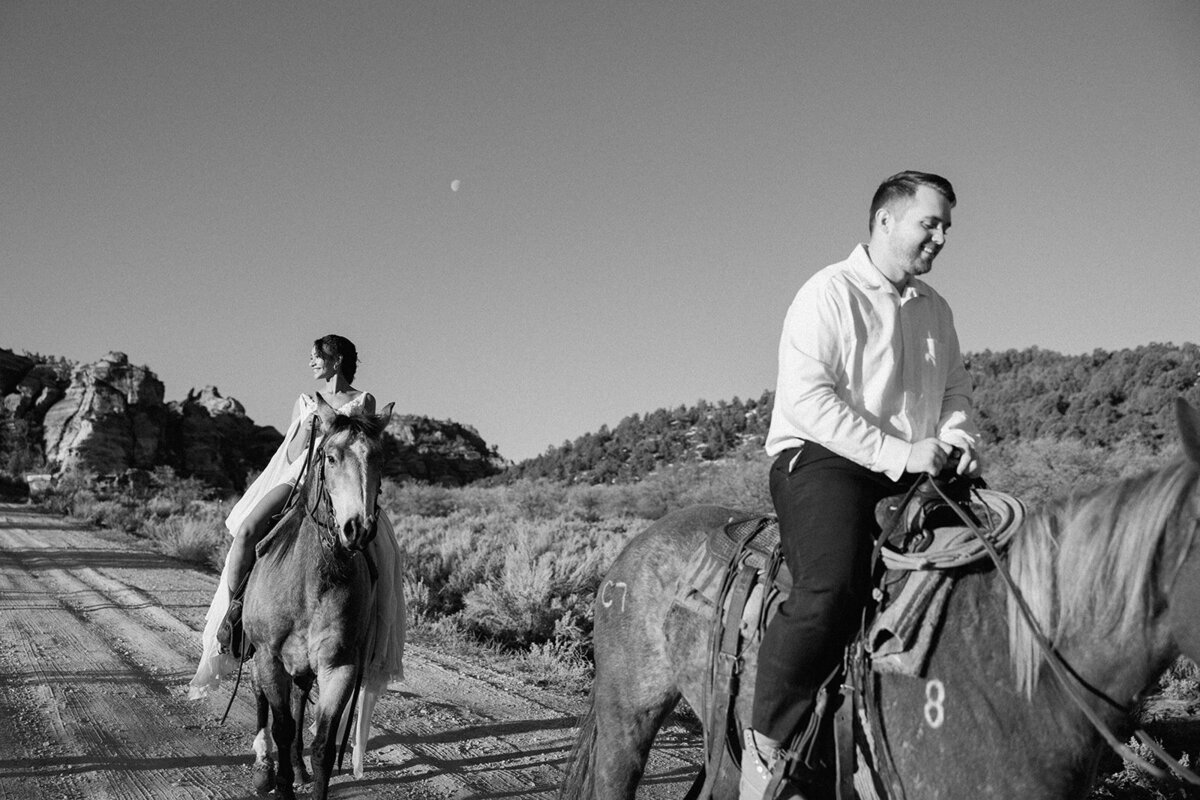 zion-horseback-elopement-55