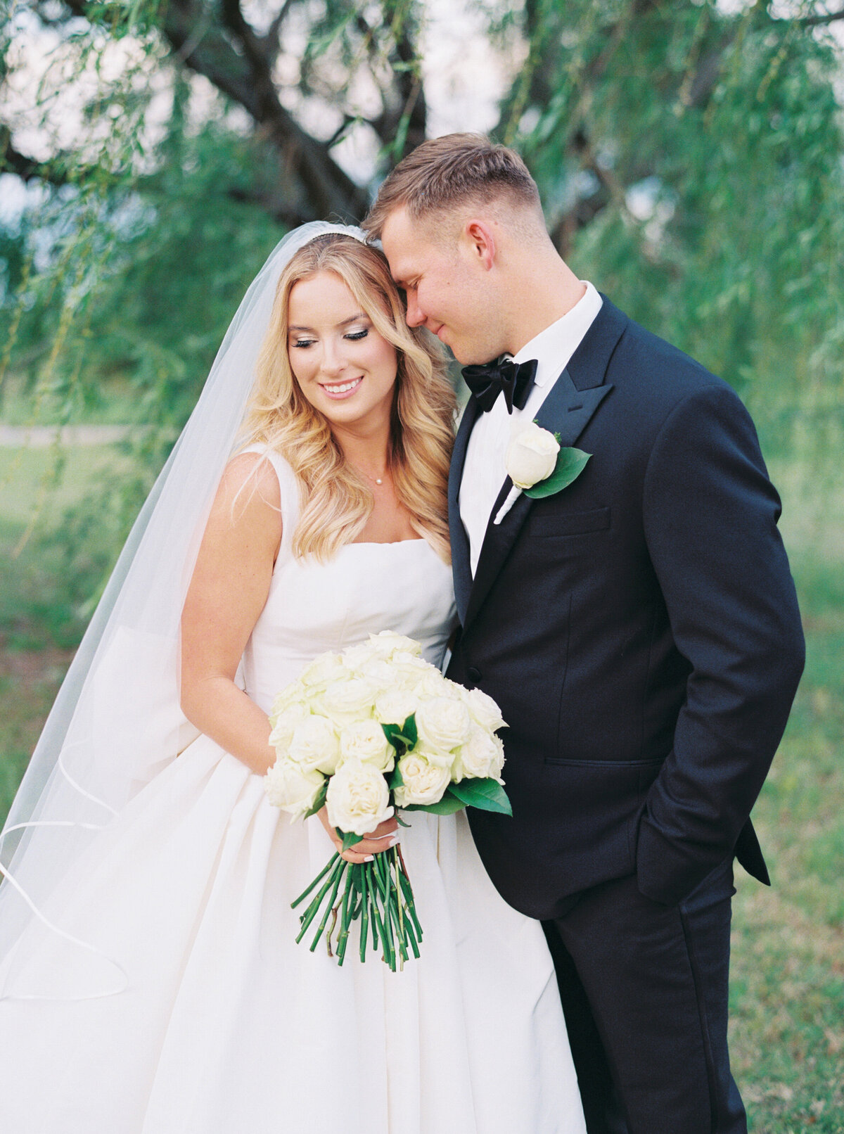 05-01-2021 Dawson & Kennedy Wedding at Cedar Ridge Country Club by Tulsa Wedding Photographer Laura Eddy-758_3200