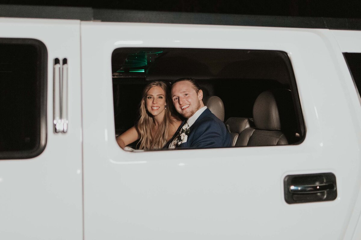 just-married-send-off-limo