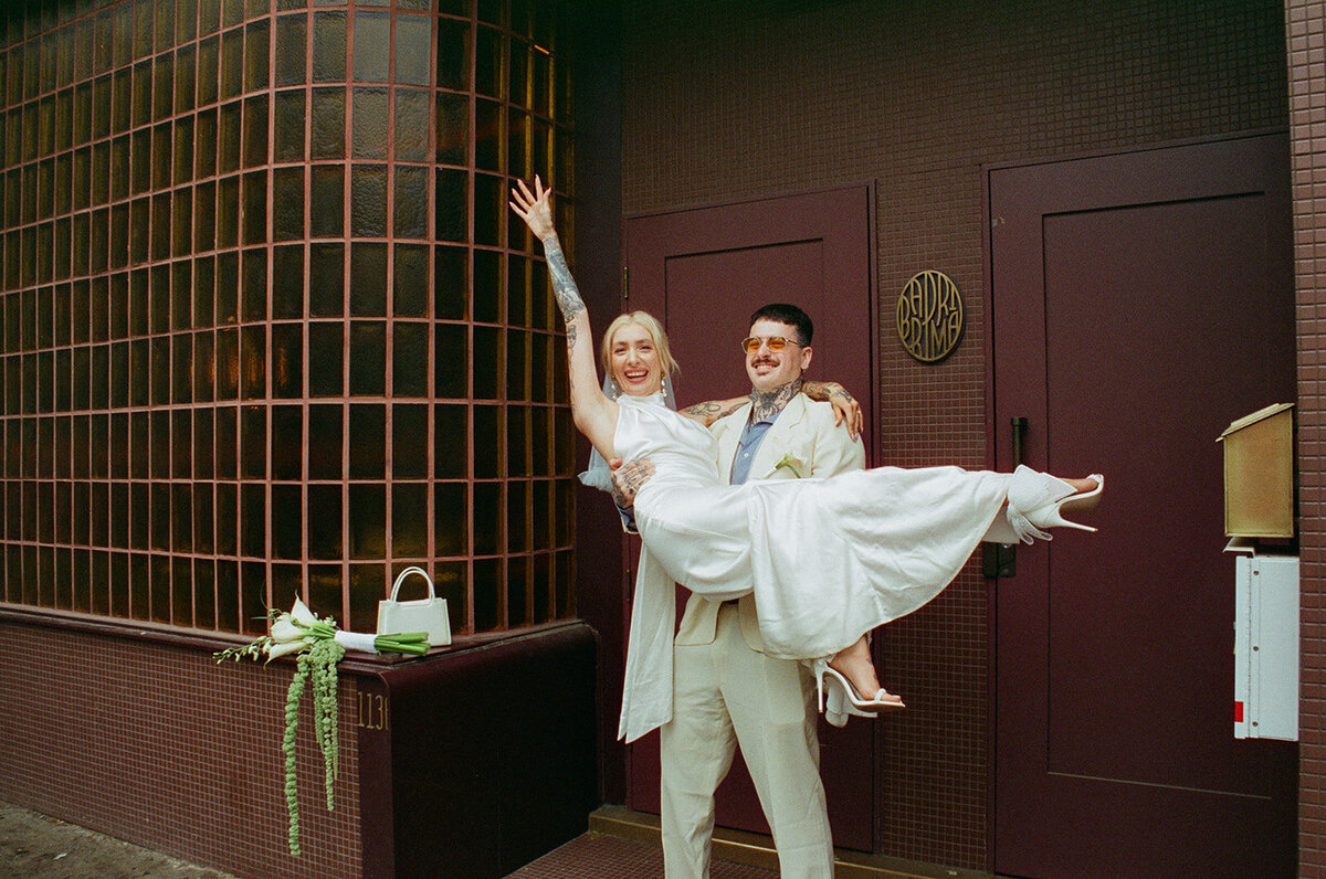 toronto-city-elopement-city-hall-edgy-nontradional-thedrake-rainy-day-cool-alternative-film-35mm-112