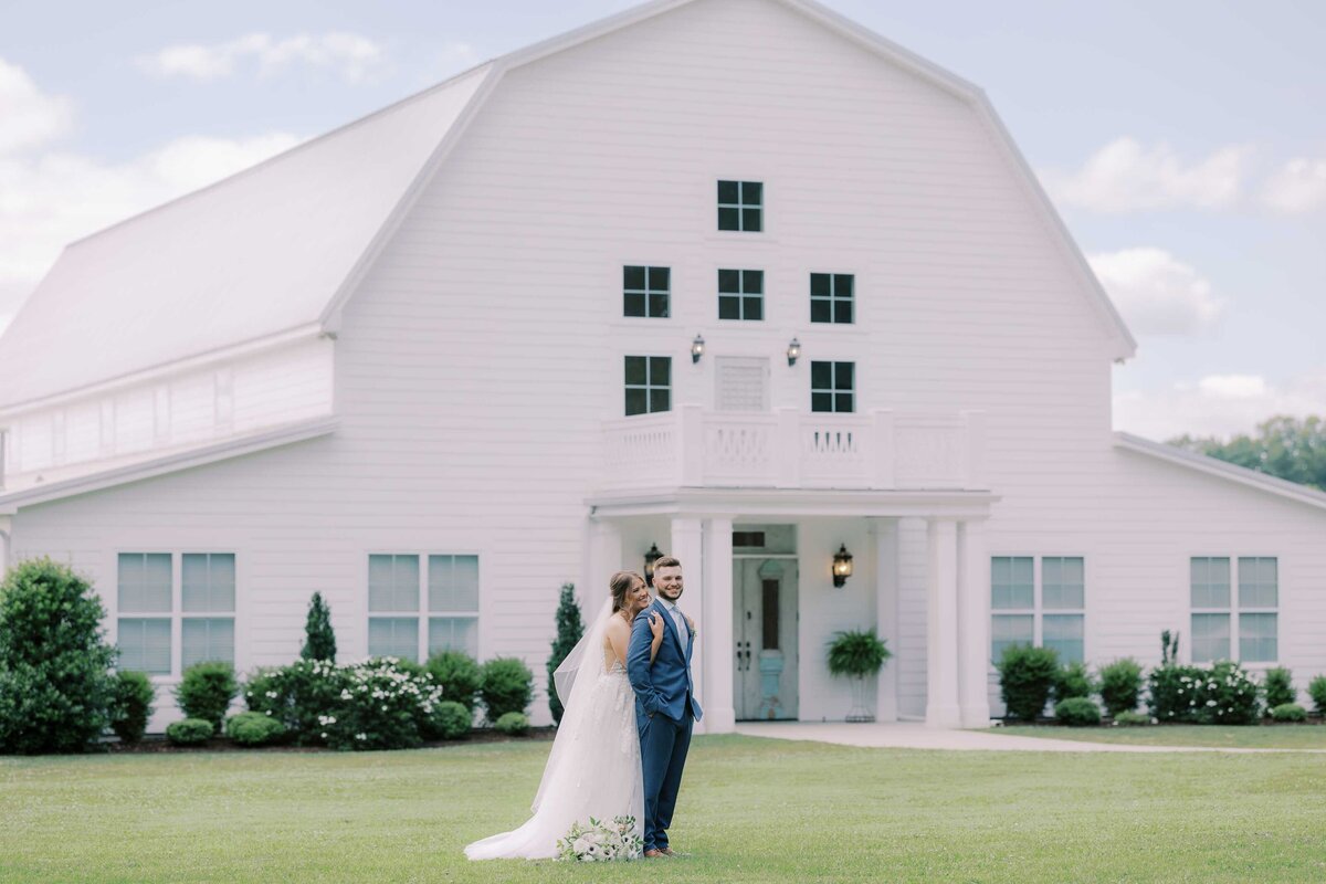 Harvest Hollow Wedding Bride and Groom