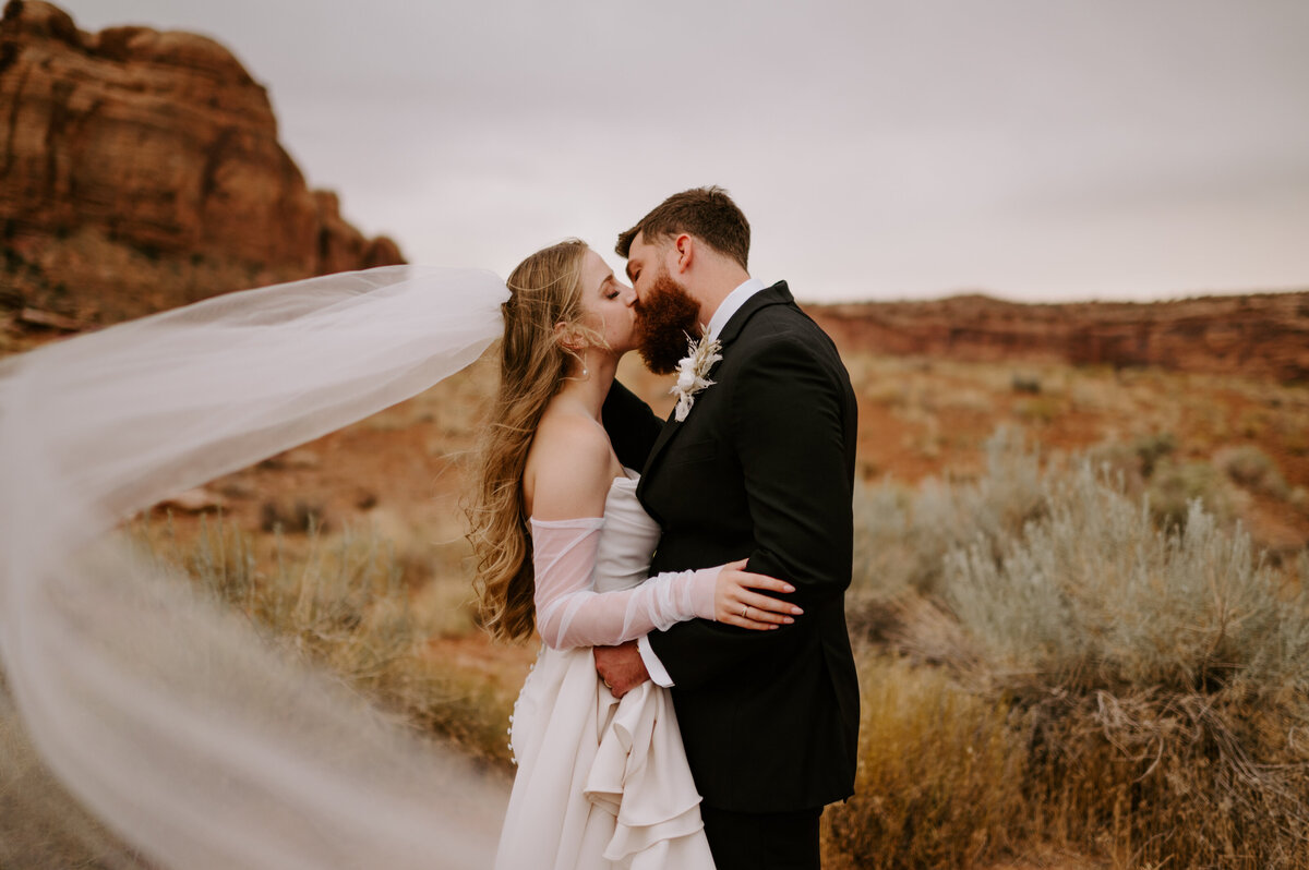 red-earth-moab-utah-wedding2747-3