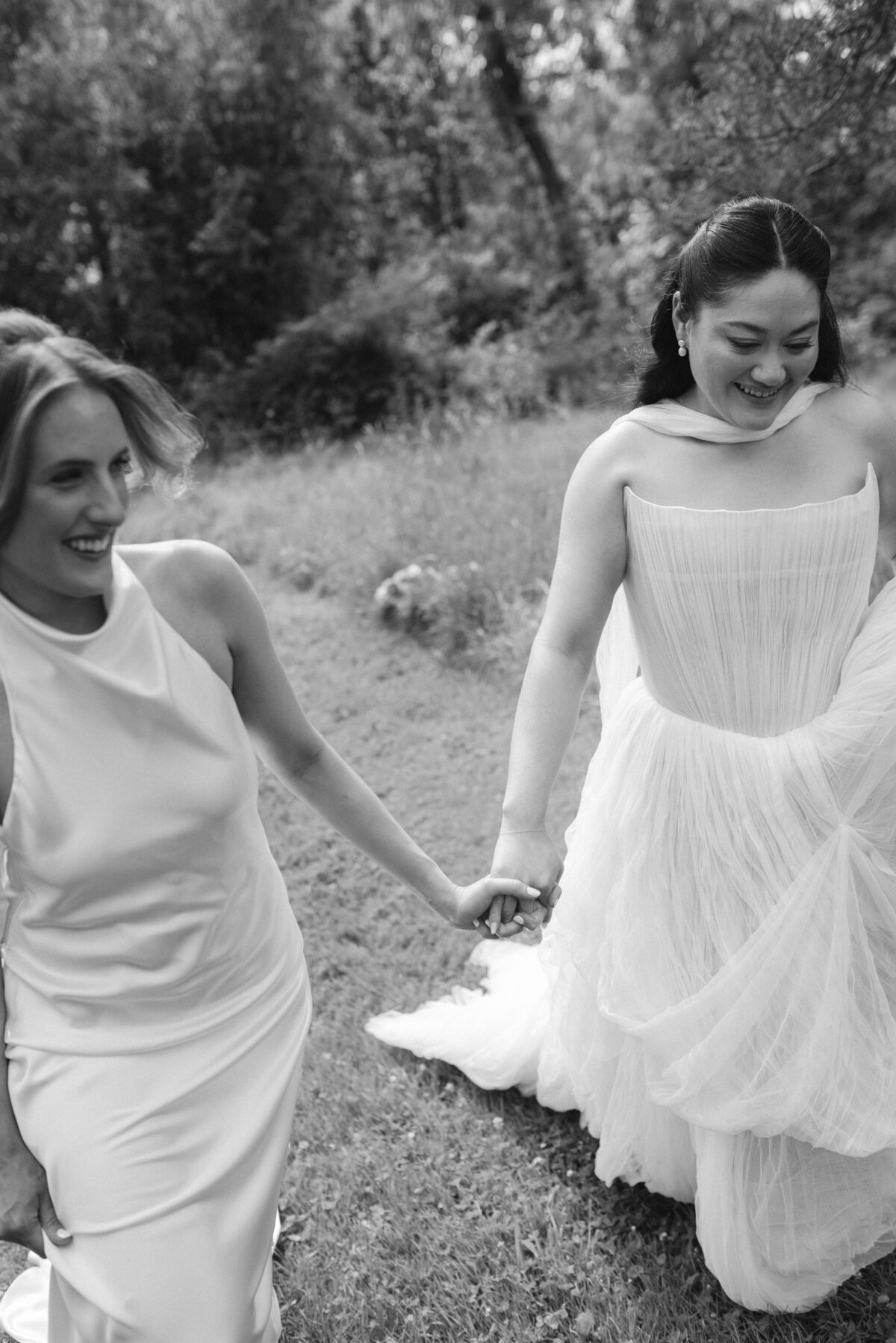 Faye-Fern-Creative-ArdentAndElm-Meaghanne-Tatiana-Hudson-Valley-Same-Sex-Wedding-First-Look-09