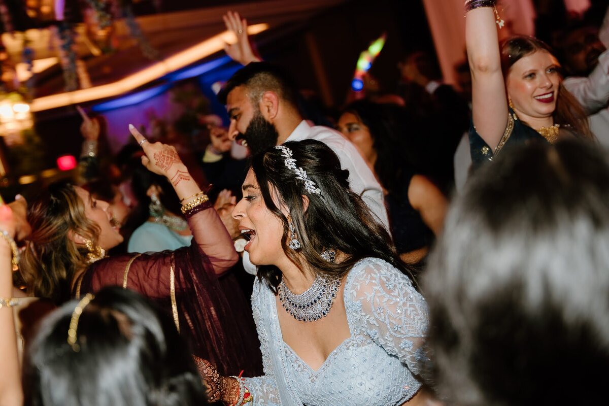 Nichole-Babiez-Photography-wedding-photographer-indian-wedding-photographer-mendhi-sangeet-baraat-luxury-chicago-illinois-marriott-schaumburg-123