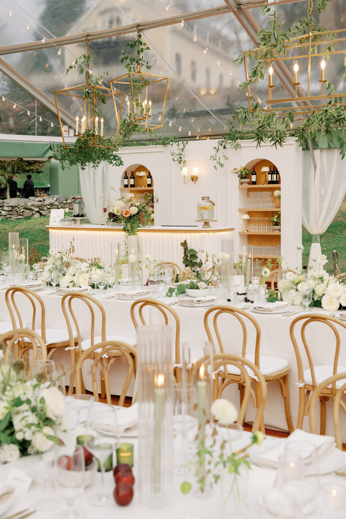 green-white-wedding-tablescape