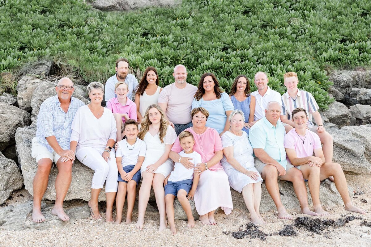 Extended family photography session on the beach