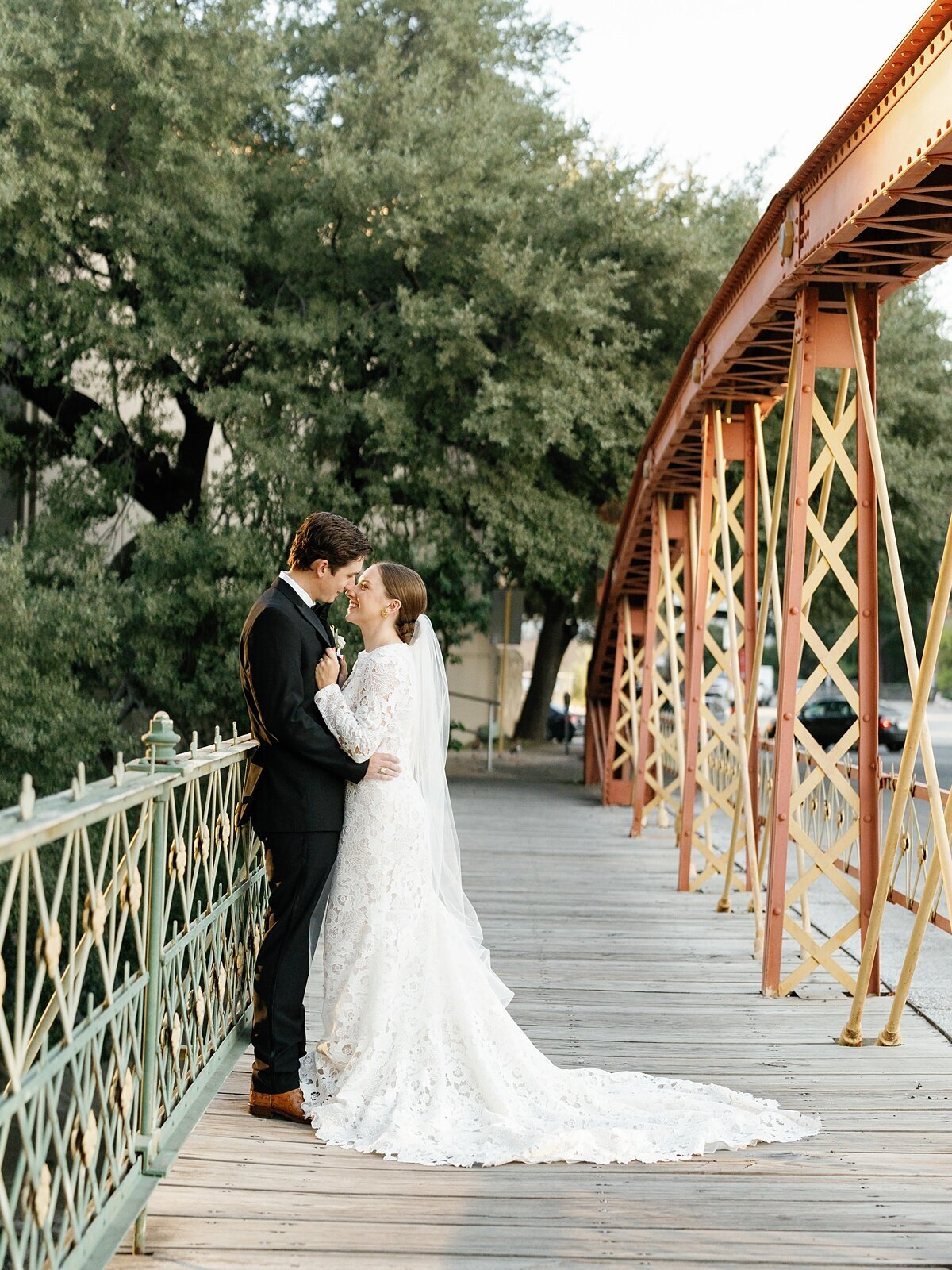 Southwes-School-of-Art-Fall-Wedding-Amy-Odom-Photography_0070