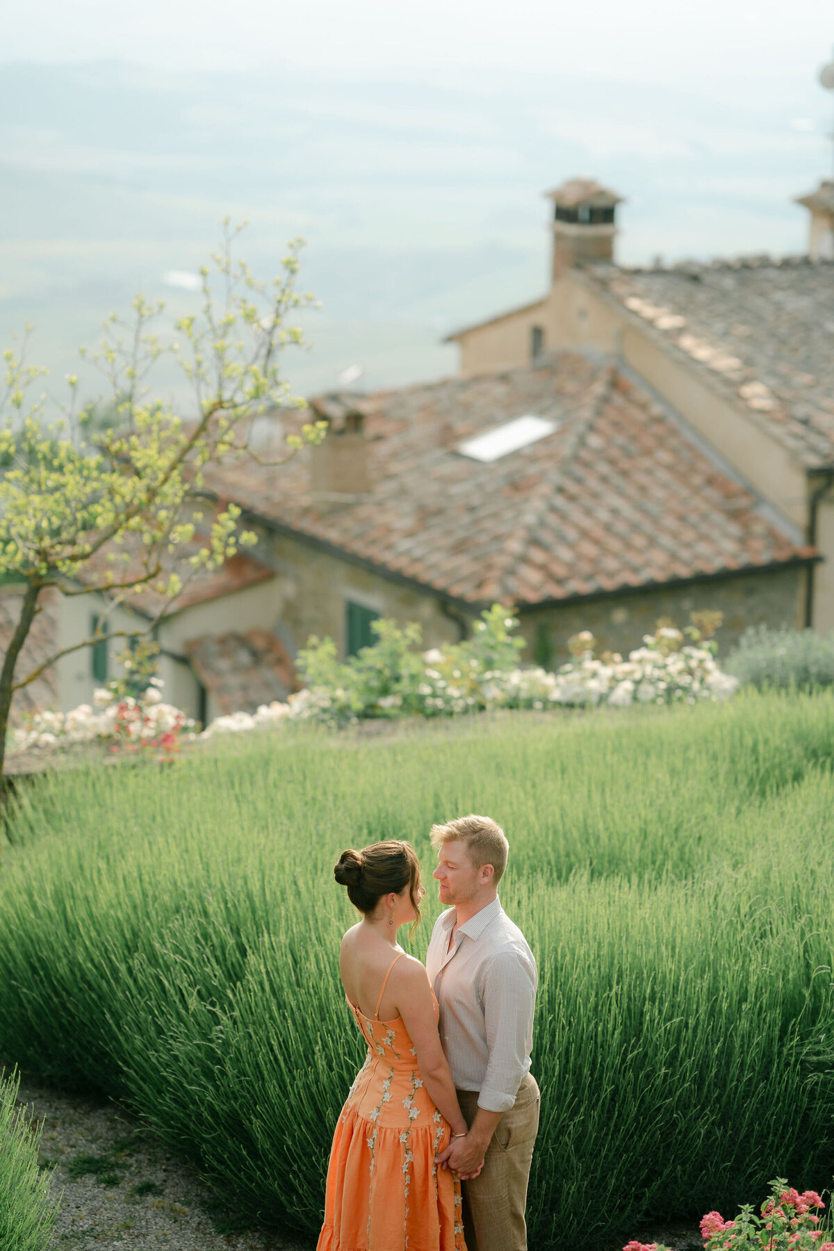 1 abby-bryan-welcome-dinner-monteverdi-tuscany-57