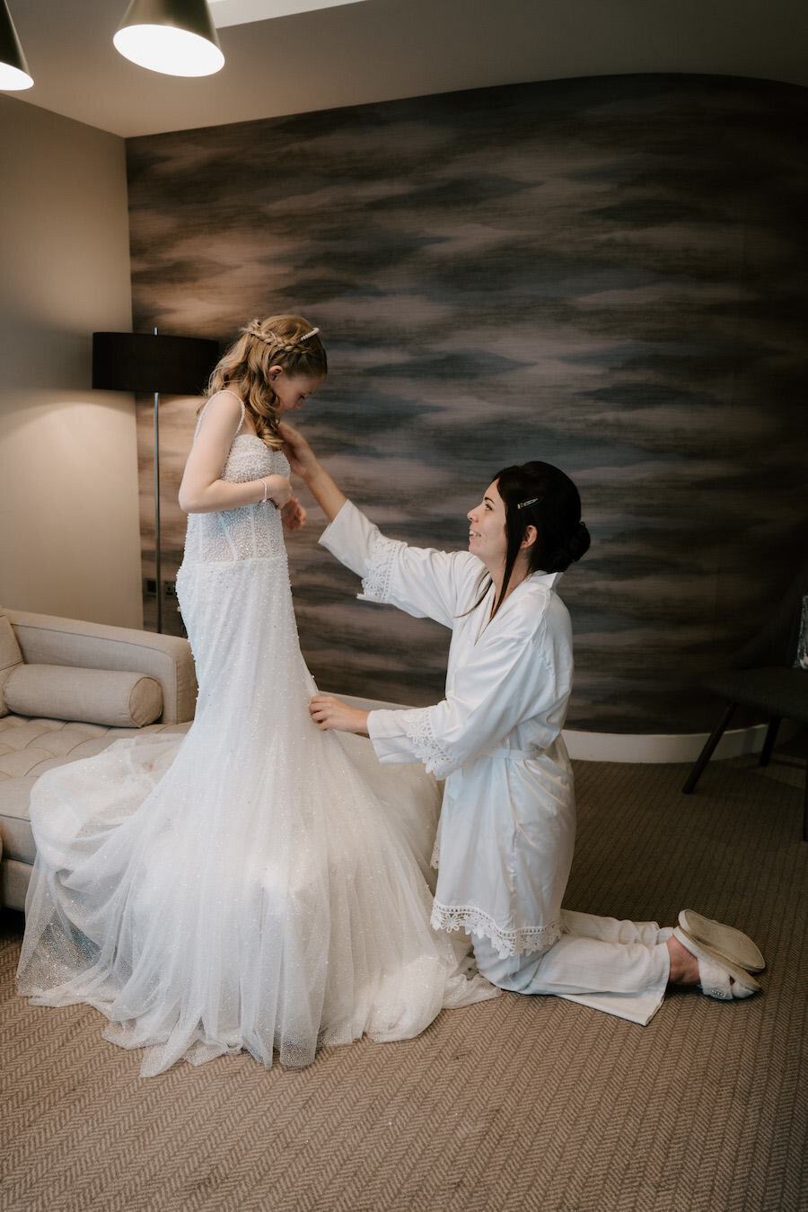 Nicola-Campbell-Timeless-Wedding-Photographer-Scotland-Doubletree-by-Hilton-North-Queensferry-Mr&MrsDavidson-10