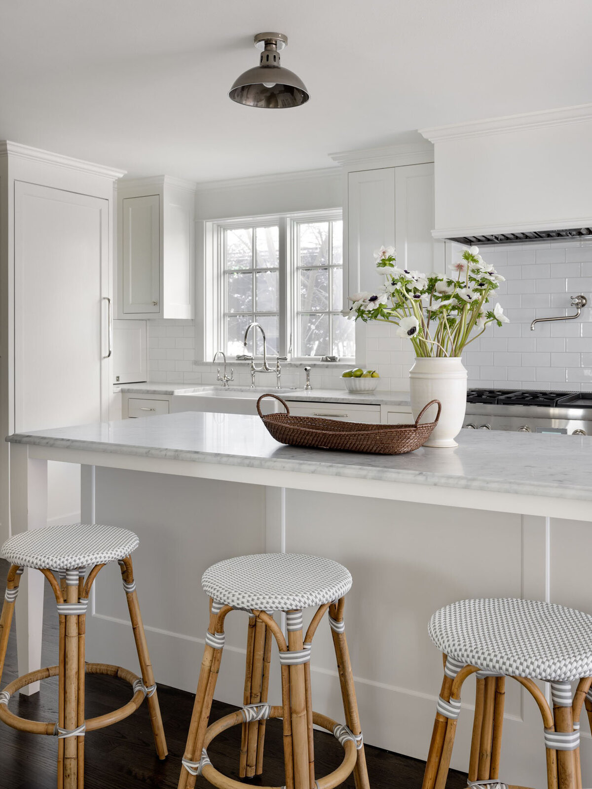 4A-classic-white-narrow-kitchen-low-ceiling