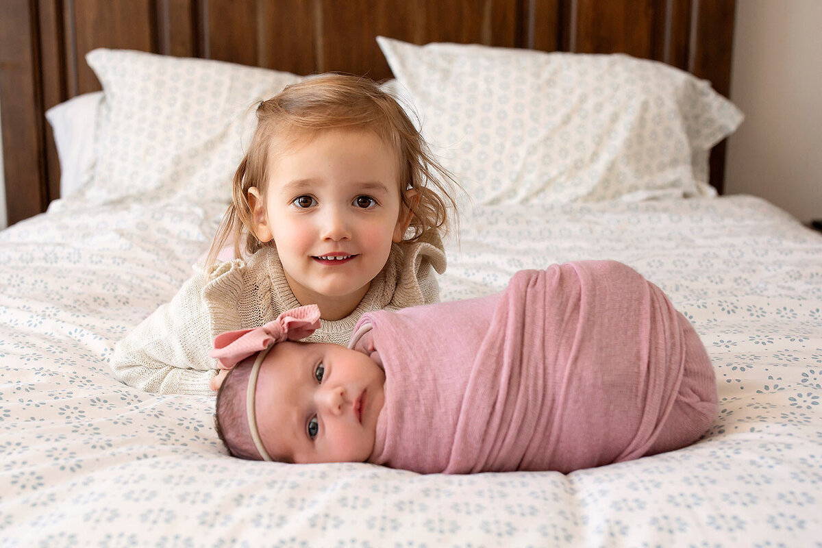 charlottesville va lifestyle in home newborn photographer
