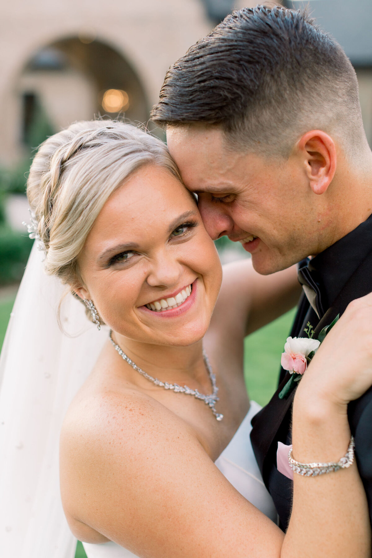 Summer-blush-iron-manor-houston-texas-wedding-31