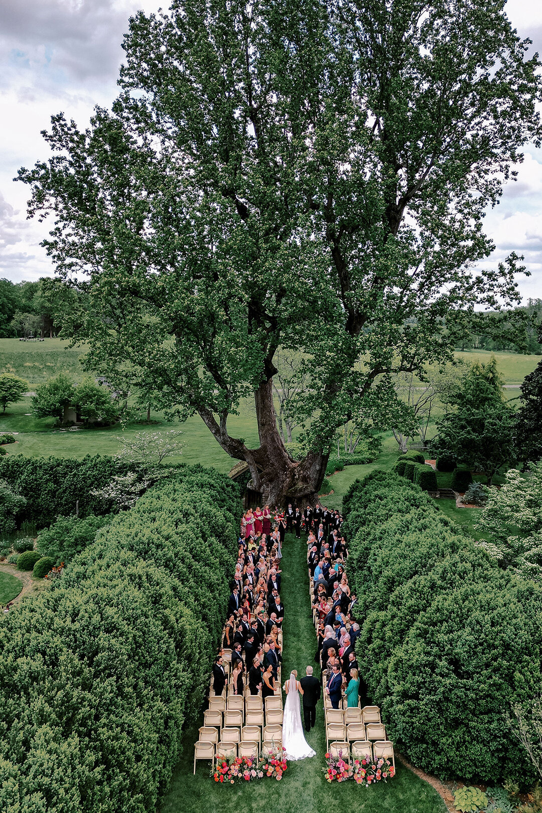 KathleenRob5-3-25GlenstoneGardenVA-VickiGraftonPhotography-563