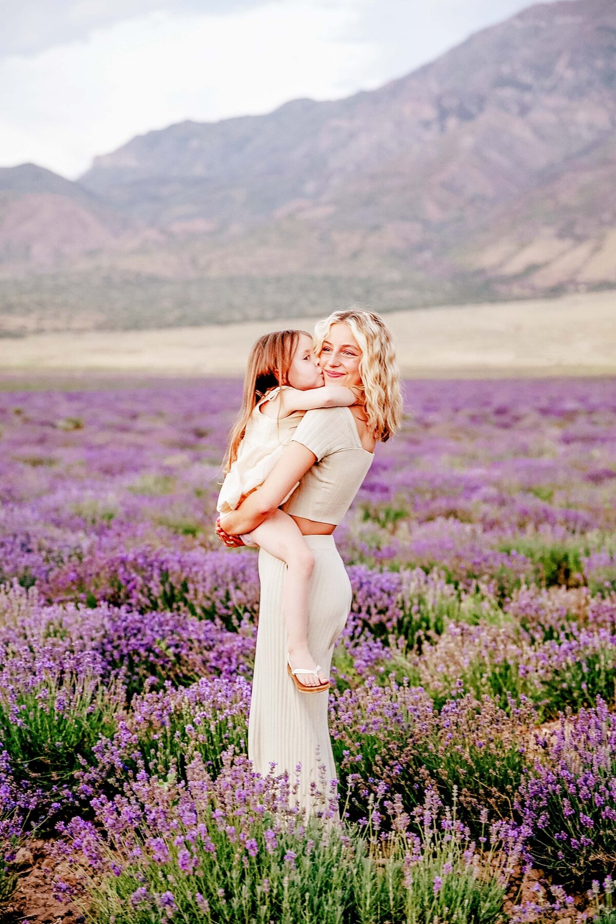 Utah-County-Lavender-Mini-Session-Magnolia-and-Grace-Photography-Co# (1)-8