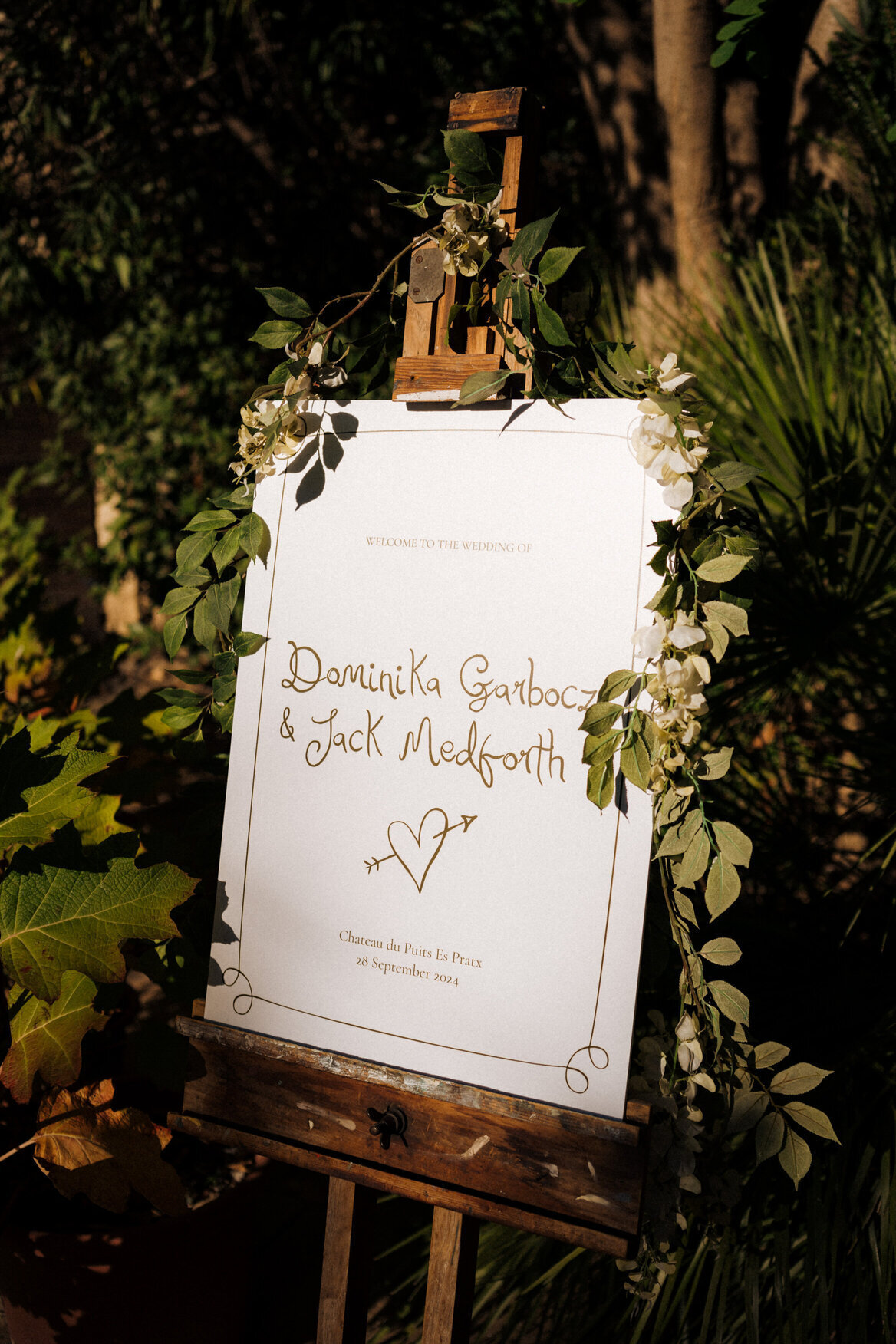 french-chateau-inner-courtyard-wedding-decoration3