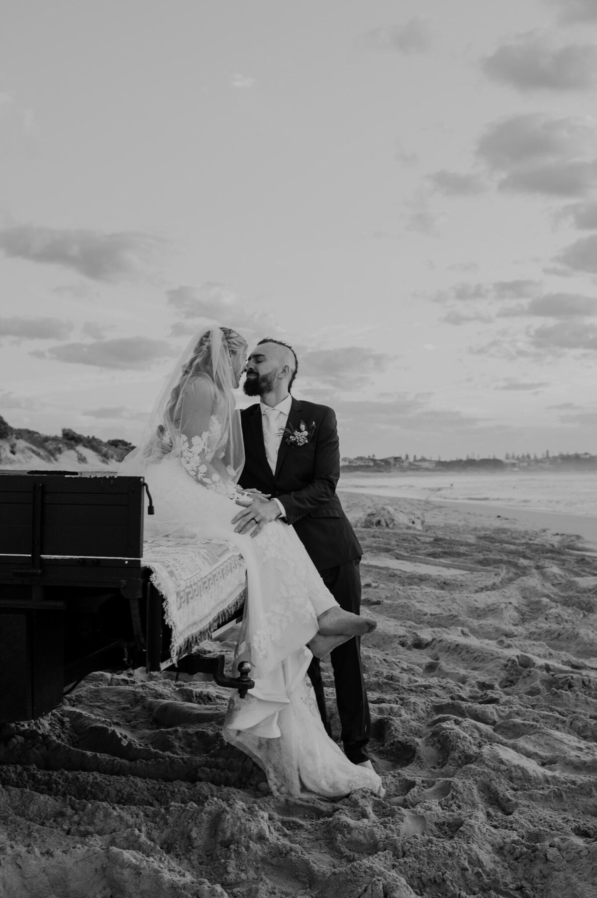 ehlanna-jake-backyard-falcon-wedding-freedom-garvey-photographer-051