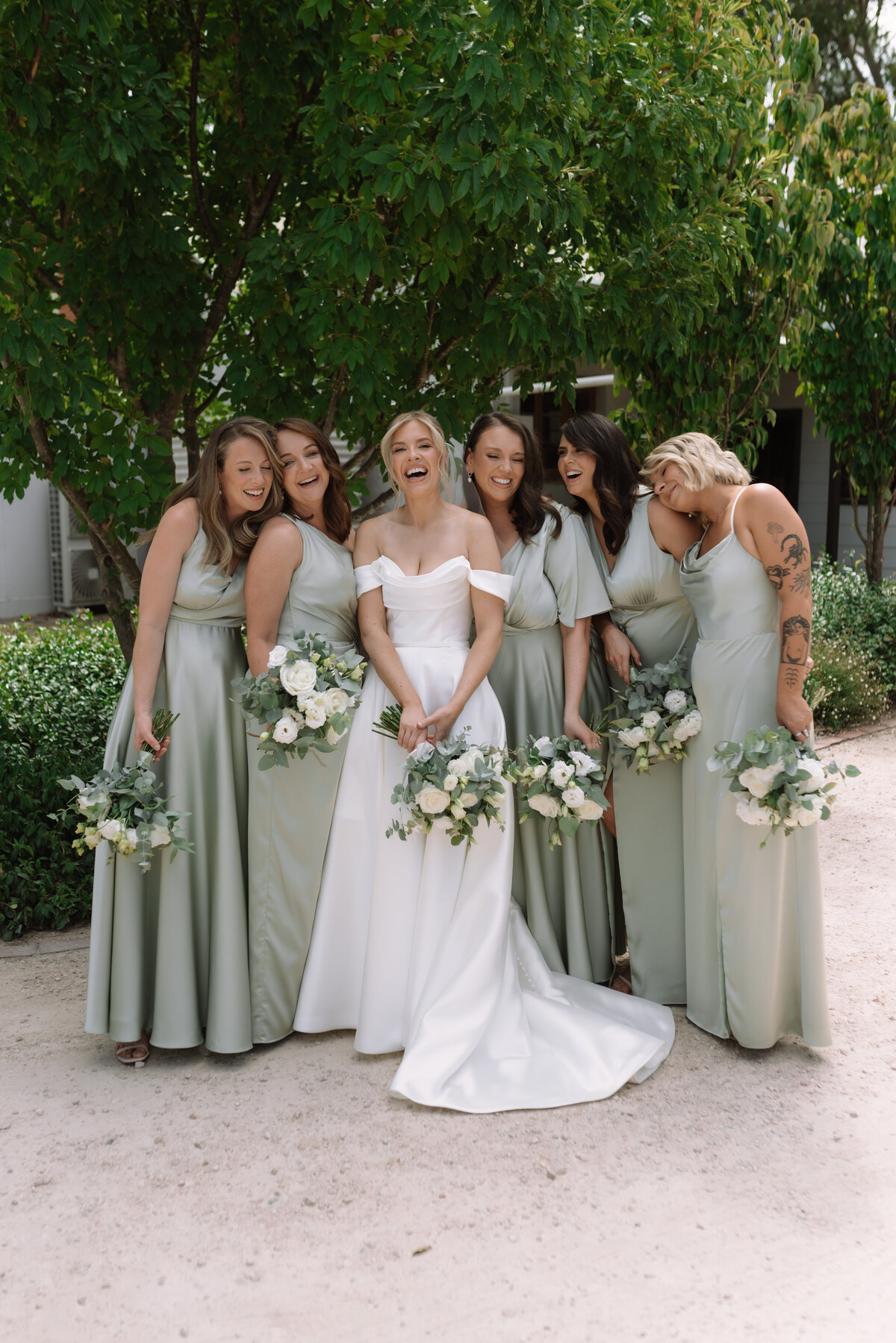 beautiful-bridesmaid-photo