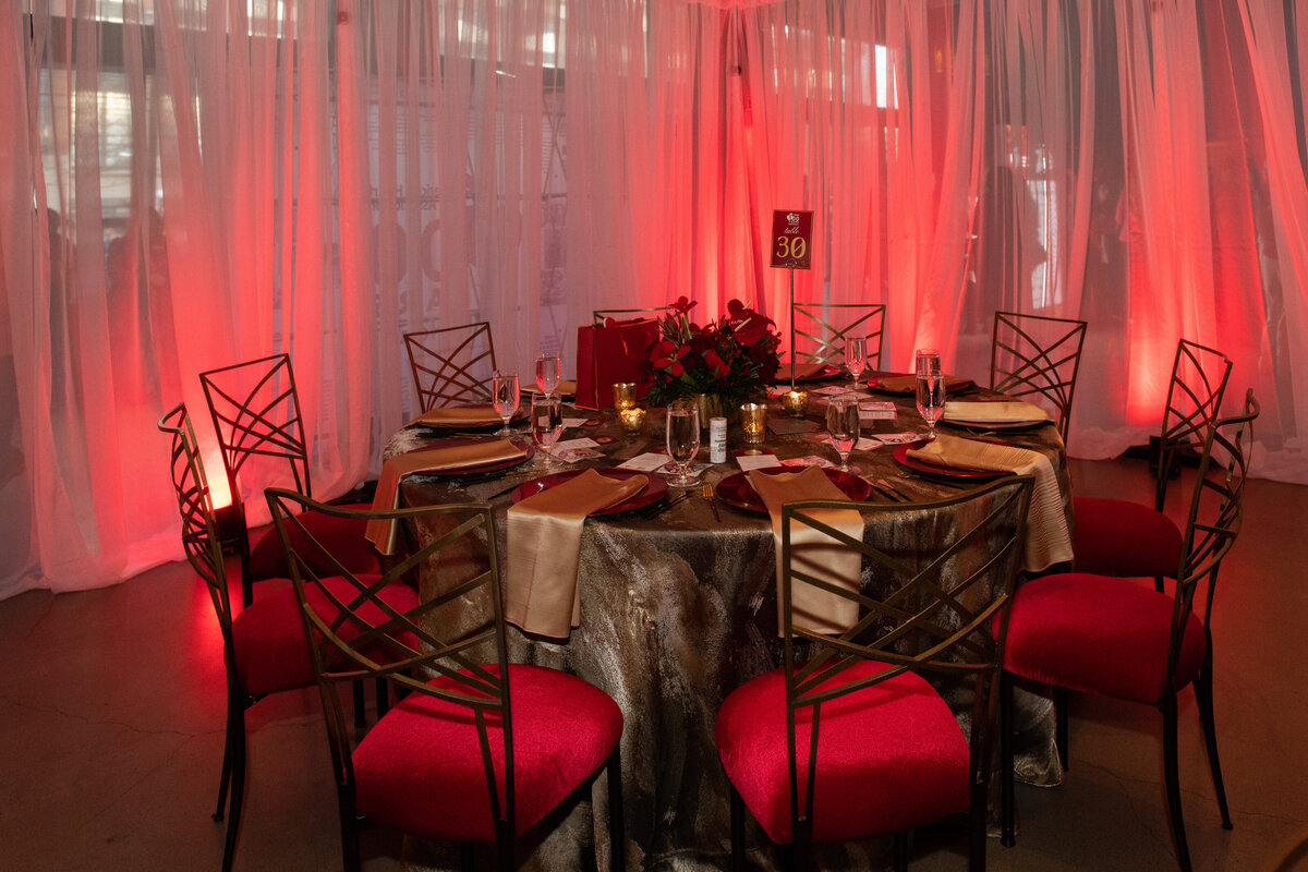 Red-Flowers-for-Fundraiser-Gala-Flora-Nova-Design-Seattle-00019