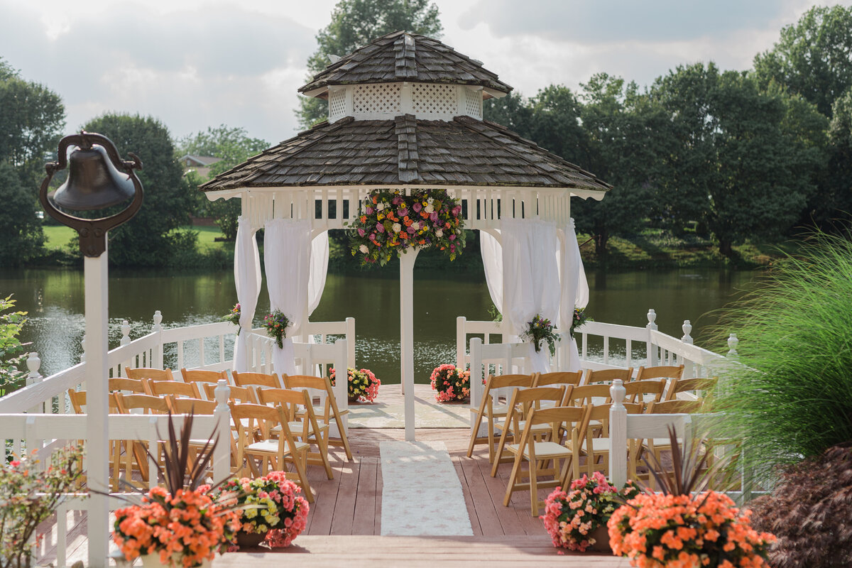 Kentucky Backyard Lake Wedding (57)