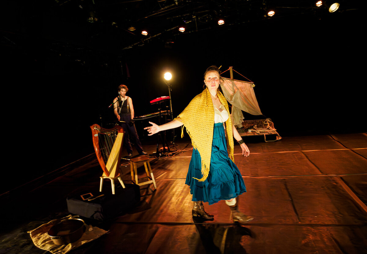 MATTEA Idée originale, interprétation Alexandra Lacour : texte Laura Léoni : mise en scène Sébastien Bonnabel : concept musical et sonore Alexandra Lacour, Ulysse Chaffin_4080029-2-Enhanced-NR