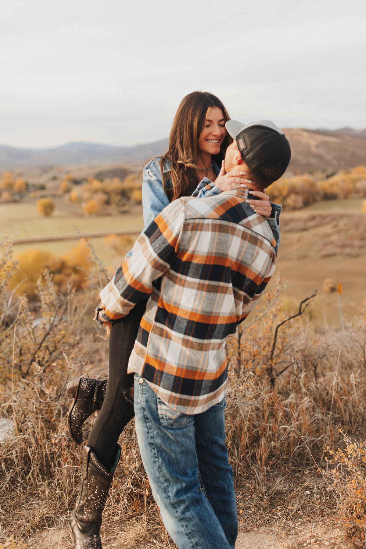colorado-engagement-couples-session-photographer-bingham-hill-fort-collins-fall-3