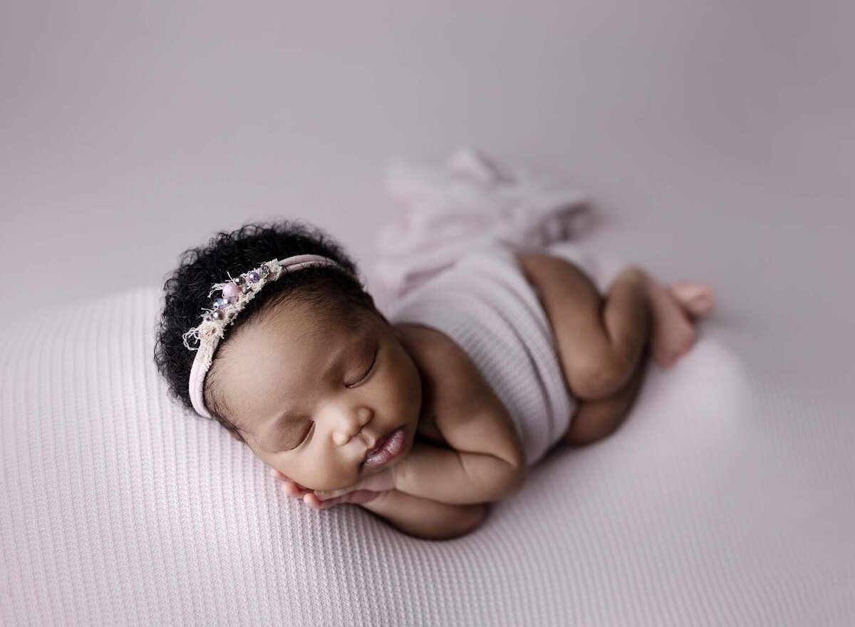 best Maryland newborn photographer, Baltimore newborn photographer, newborn photography near me, newborn portraits Crofton MD, professional baby photos