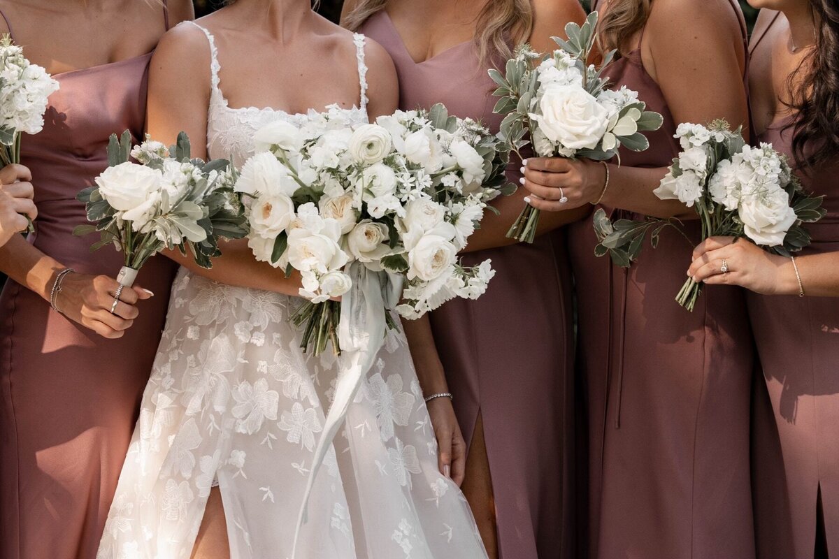 white bridal bouquet