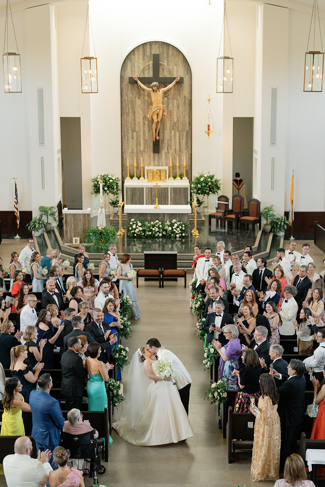 bride-groom-kiss-church-altar-3GF-W