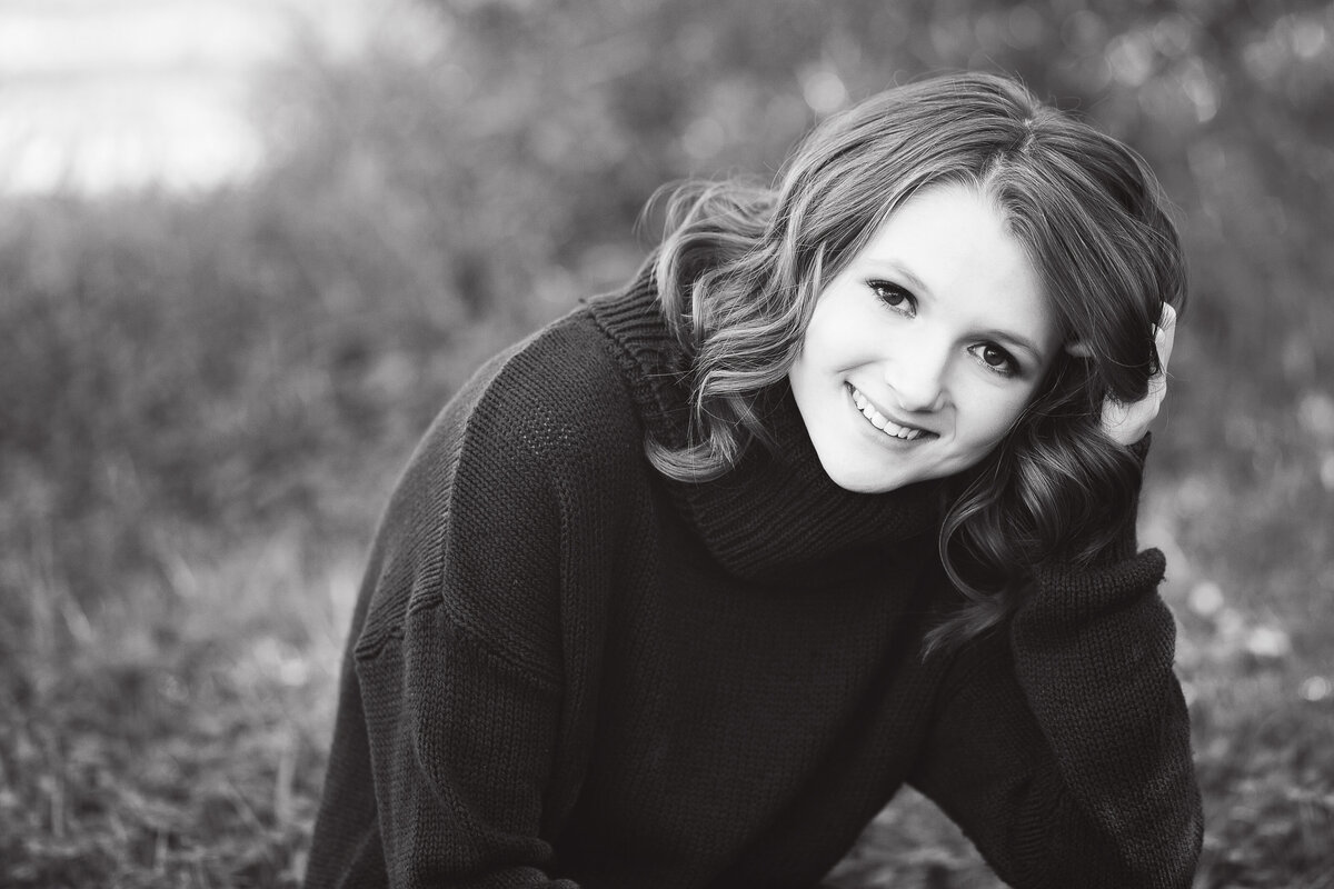 Black-and-white-senior-pictures