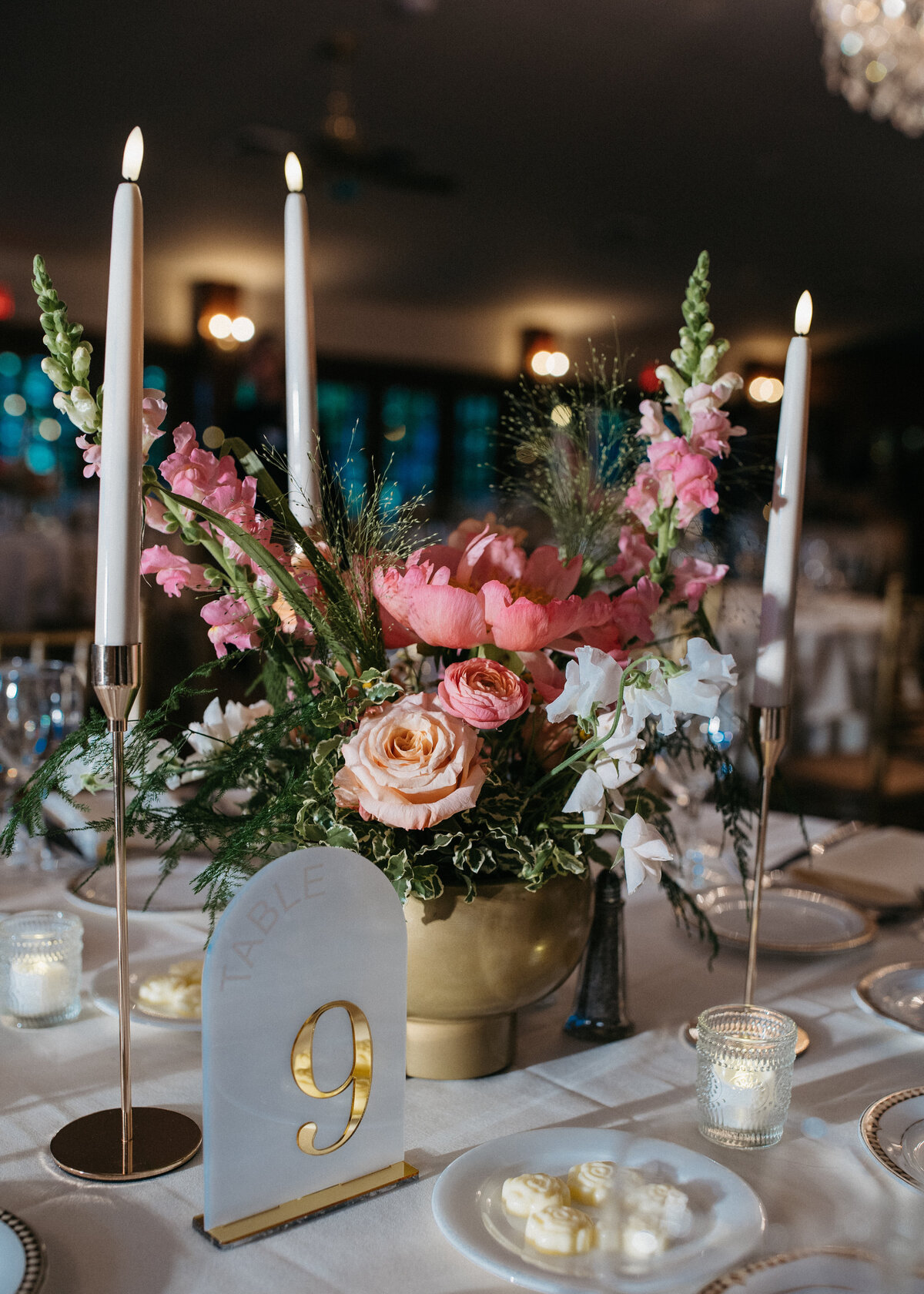 colorful-wedding-reception-florals-connecticut-wedding-flowers