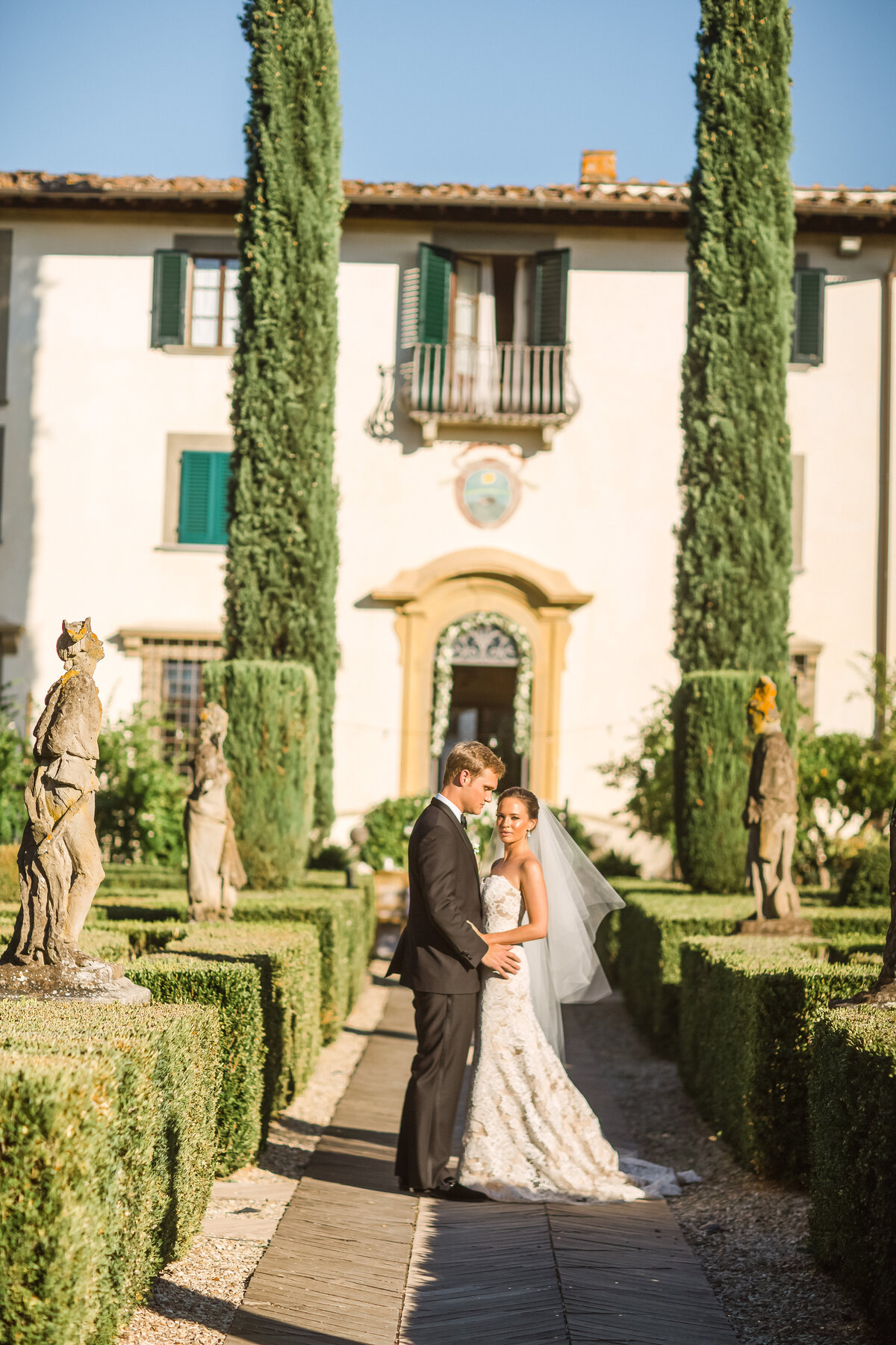 cypress-trees-villa-wedding-portraits-by-renowned-photographer