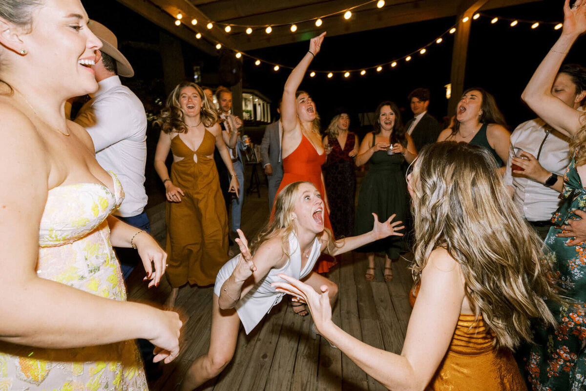 crazy-dance-party-of-girls