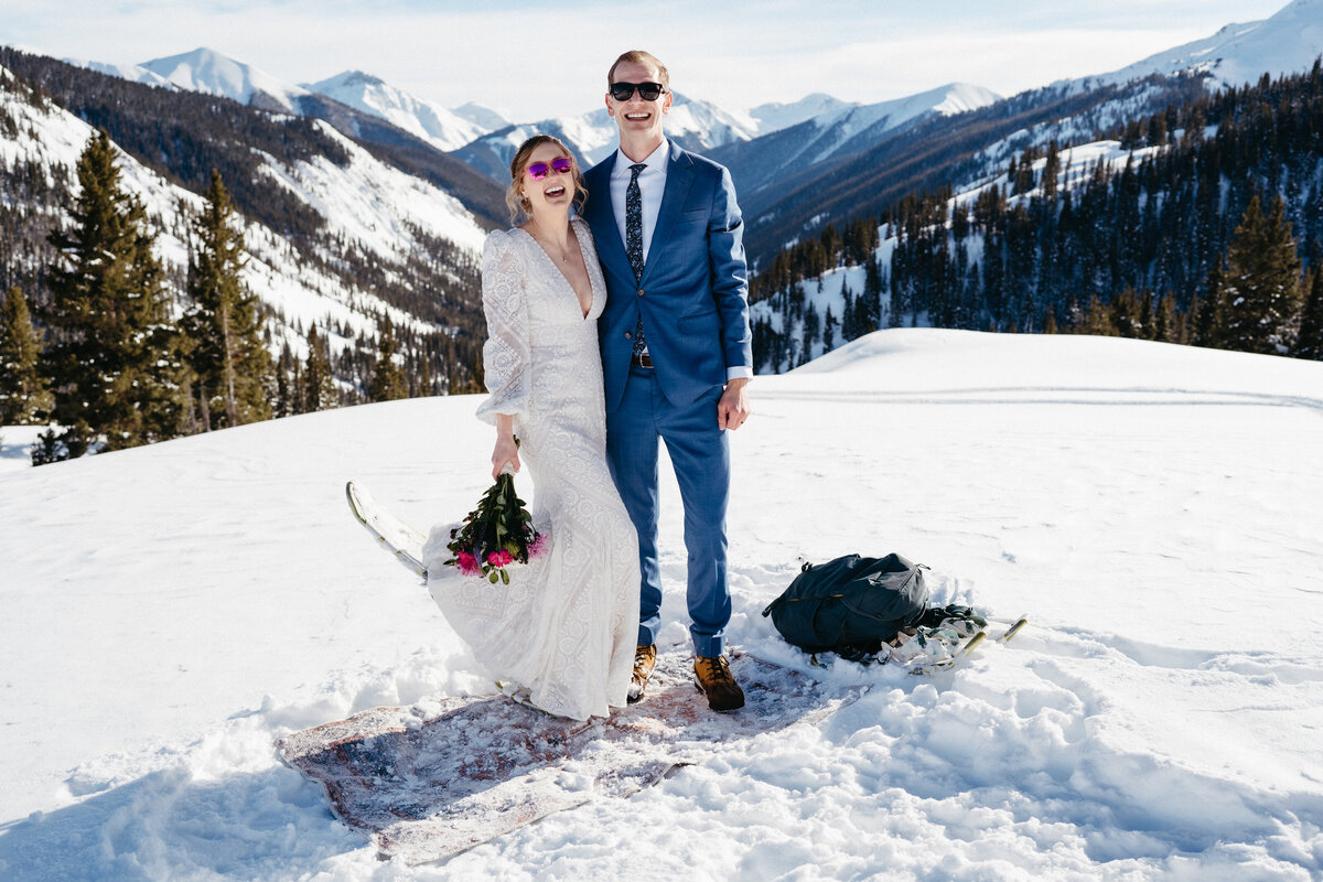 Sam-Murch-Photography-Ouray-Winter-Elopement-with-dog-54