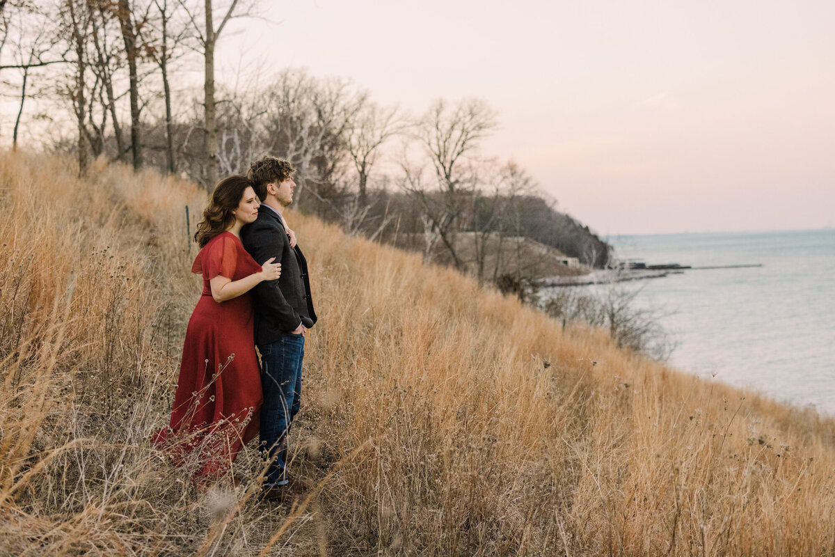 A beautiful sunset engagement session at Fort Sheridan Forest Preserve