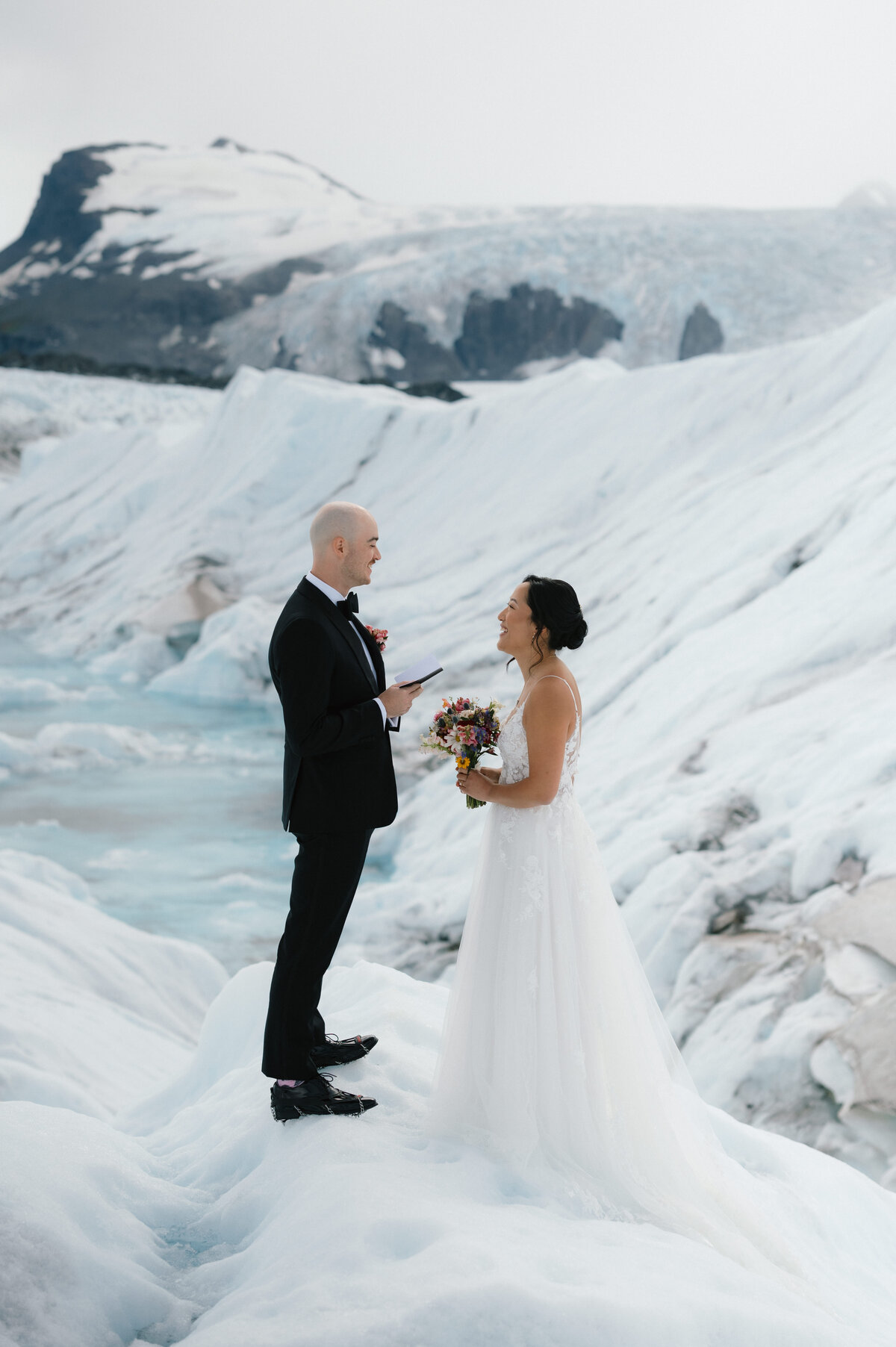 Christina+Matt_Knik-Glacier-Elopement_EmeliaKPhotography-134