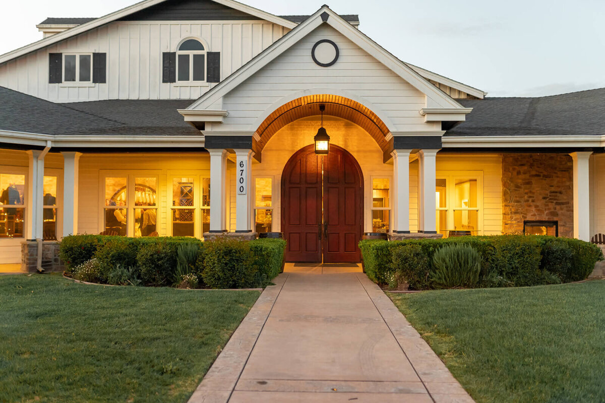 Wedding portraits captured by Vanessa Montano Photography – Livermore vineyard at sunset.