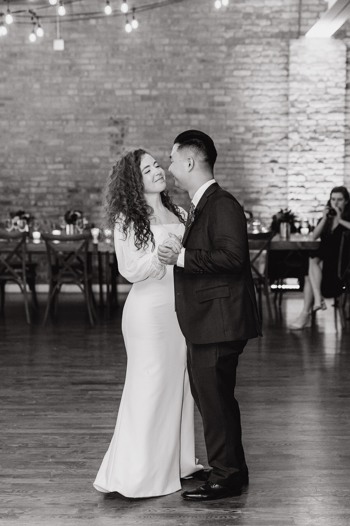 ChicagoWeddingPhotographer-KangDavenport_bw-753