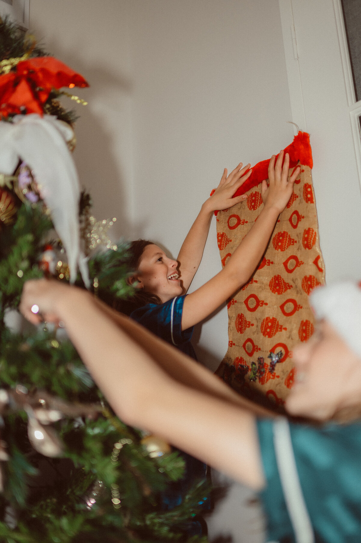 christmas minis 2025 setting up christmas tree in the southwest in busselton 