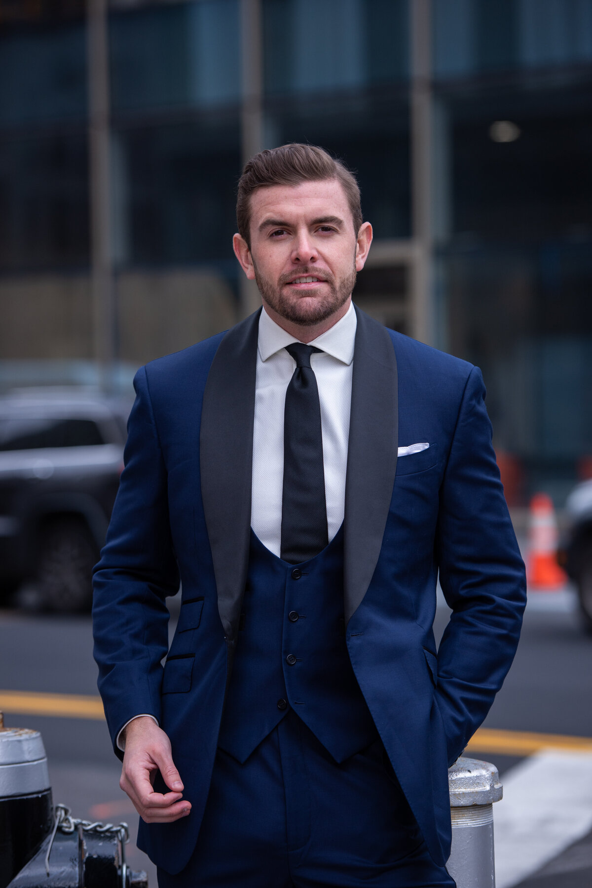 Versatile capsule wardrobe with tailored pieces for any occasion