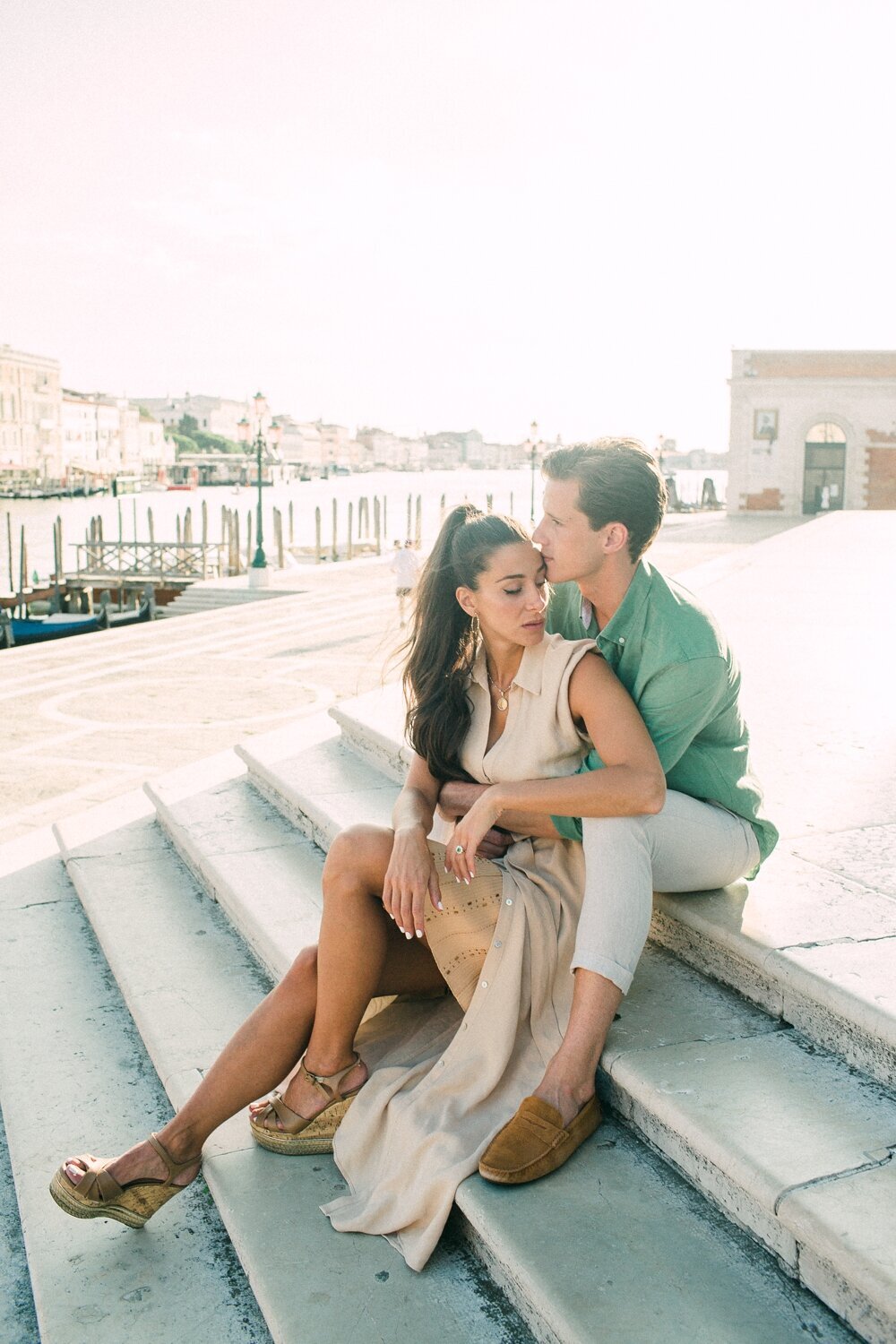 venice-elopement-photographer-editorial-film-35mm-wedding-fashion_0017