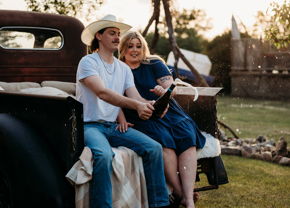 Edmonton-Engagement-Photographer-17