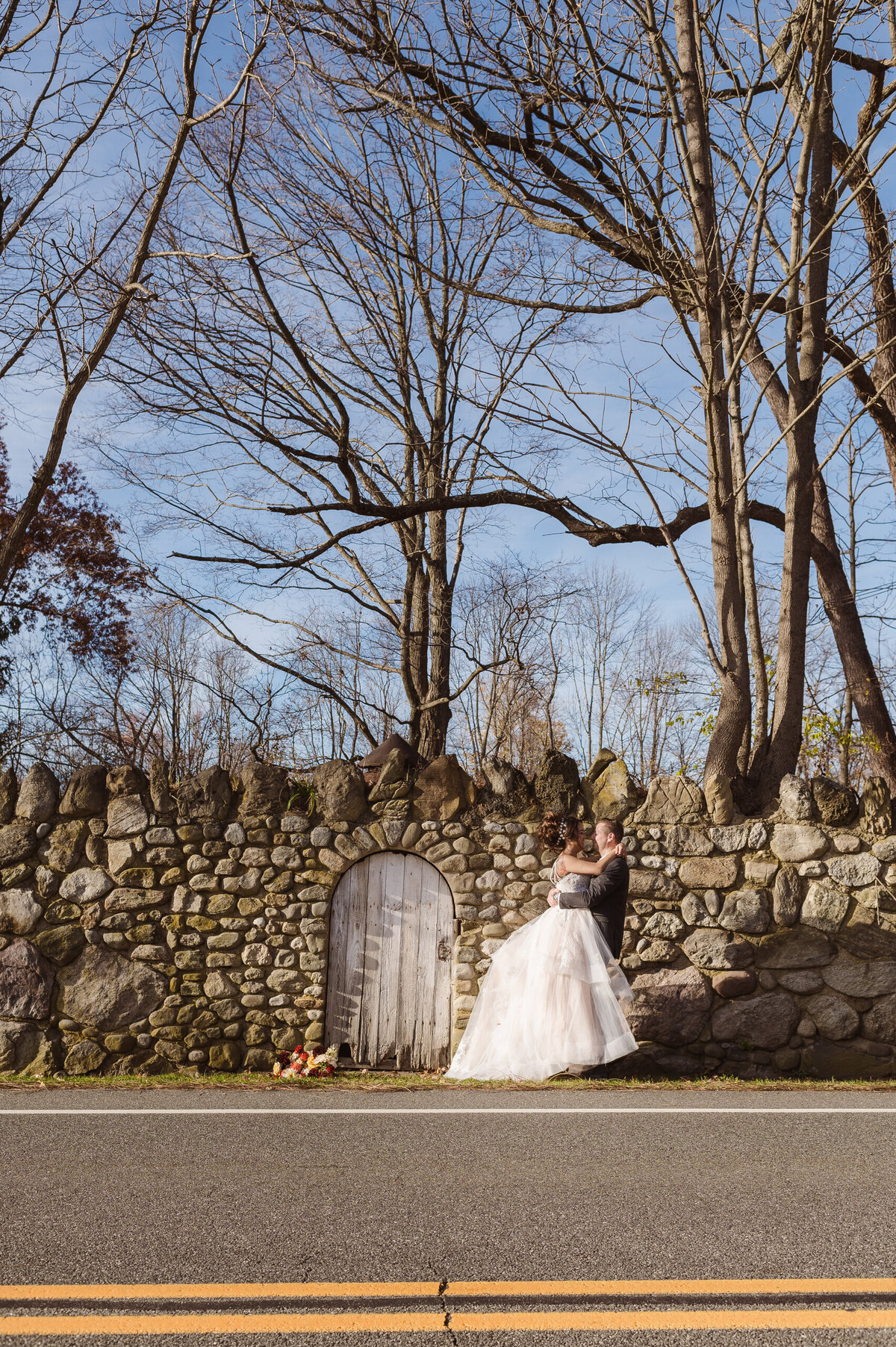 whimsical-wedding-photographer-nj-by-suess-moments-at-the-perona-farms-refinery