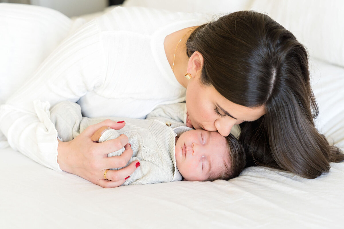 austin-newborn-photographer-lifestyle-session (16)