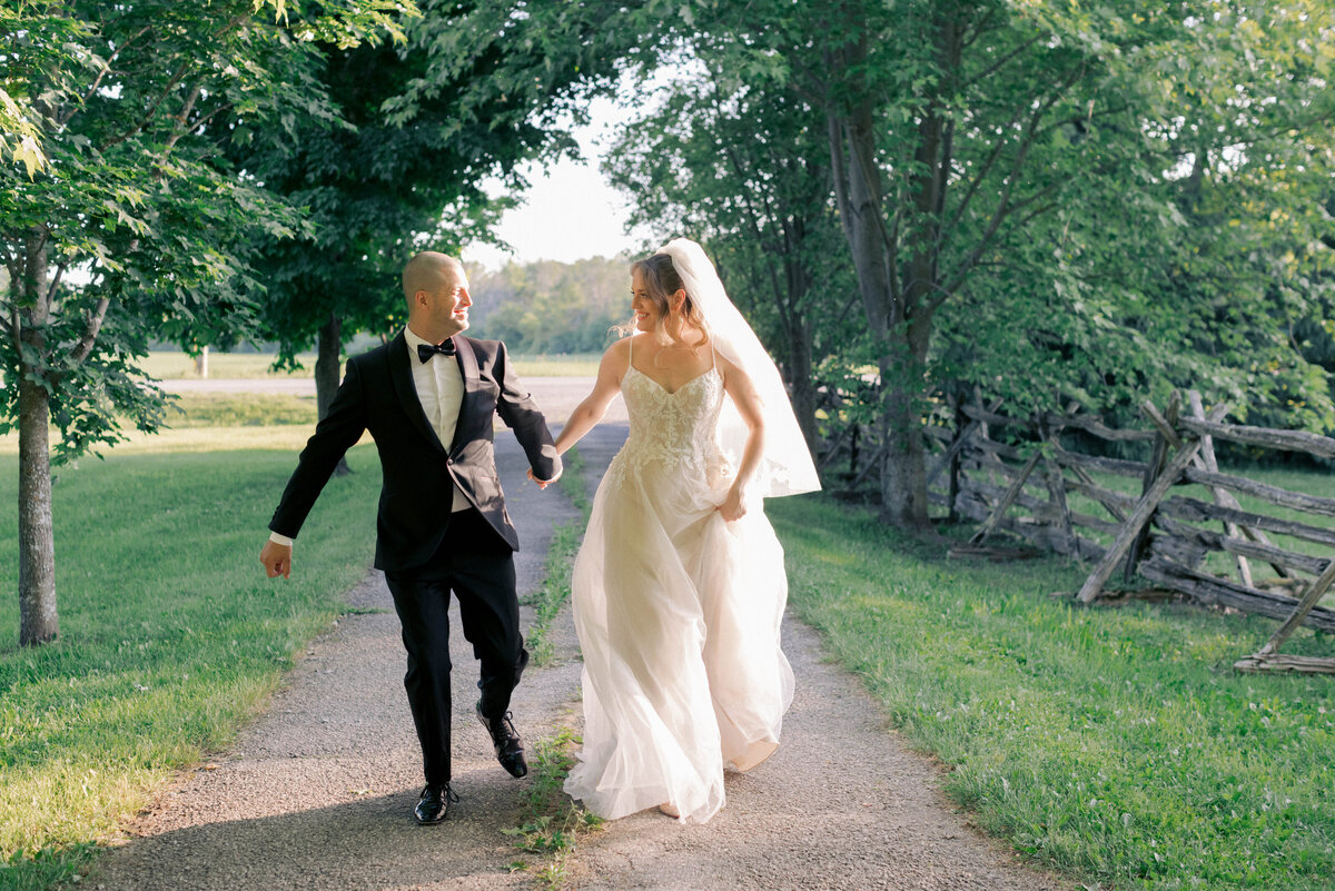 Ottawa-Film-Wedding-Photographer-Stephanie-Mason-And-Co_NaismithEditorial-189