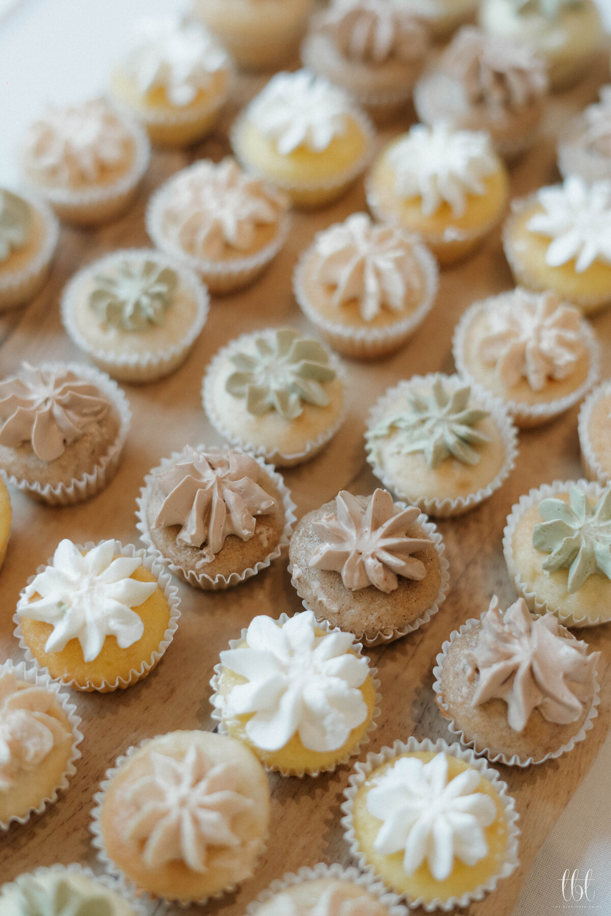 FayeFernCreative-CalamigosRanch-Wedding-Pavilion-Reception-AM-21