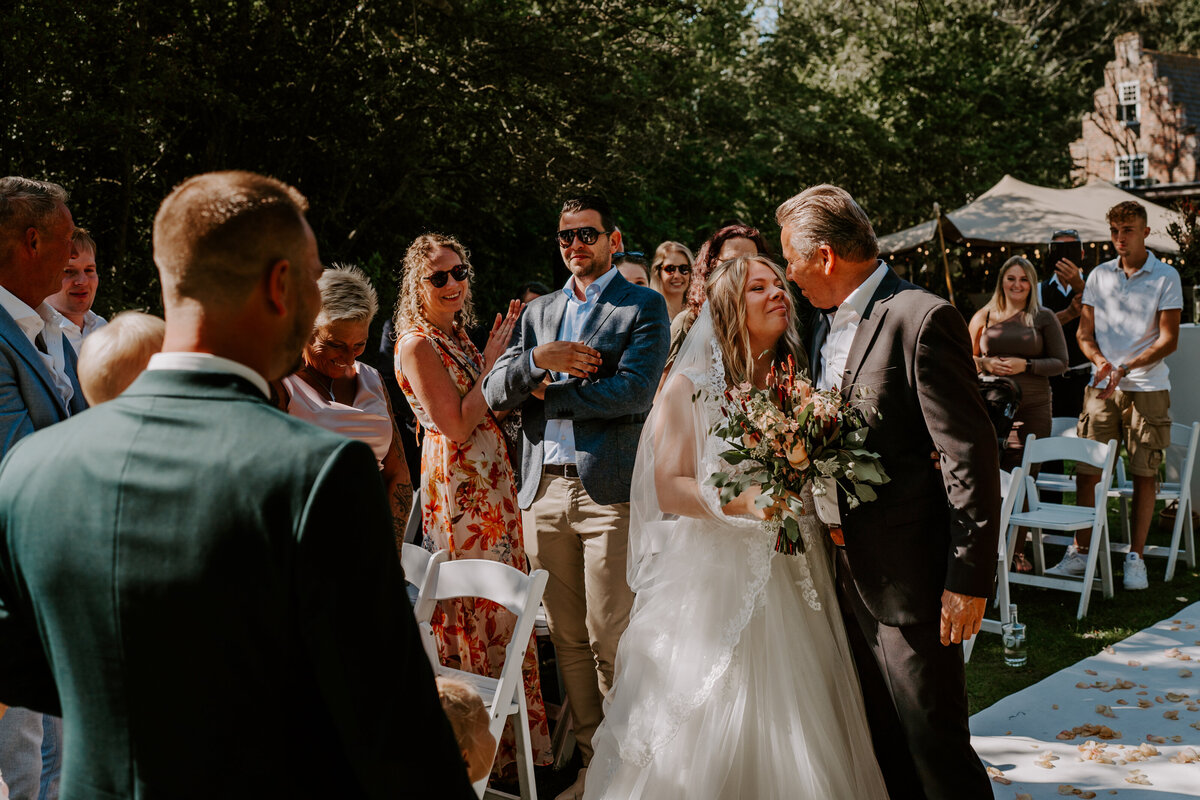 Trouwfotograaf in Zeeland. De leukste trouwlocaties in Zeeland vind je in deze blog. Door everatilroefotografie, trouwfotograaf in Middelburg,Zeeland