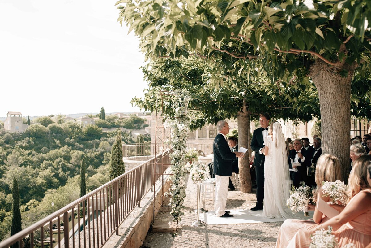 Flora_And_Grace_Bastide_De_Gordes_Editorial_Wedding_Photographer-155