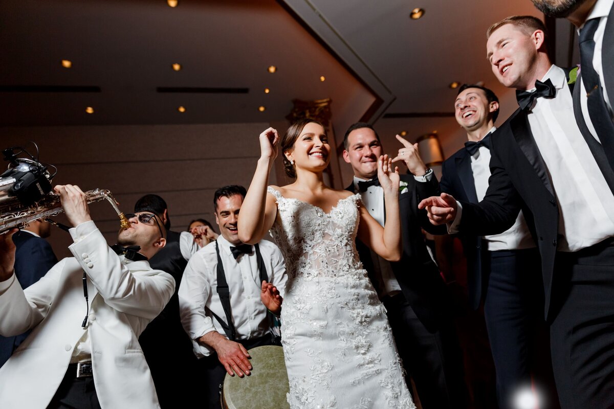 emma-cleary-new-york-nyc-wedding-photographer-videographer-venue-glen-island-harbour-club-7
