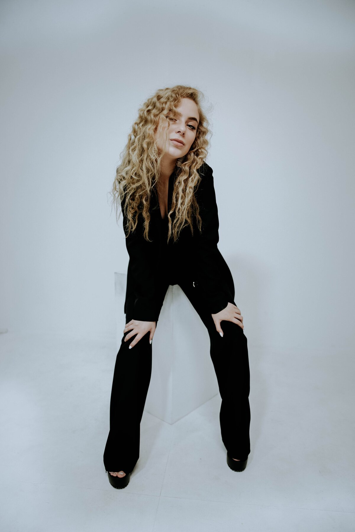 pexels-danik-prihodko-8342921