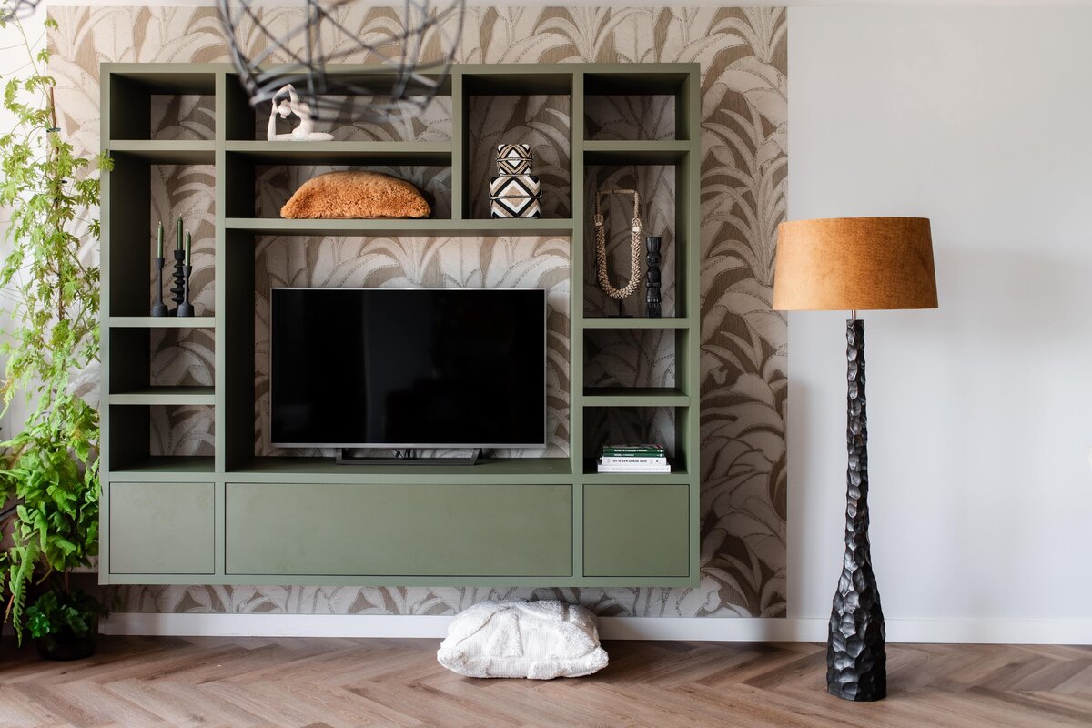 Interieurontwerp Woerden, Interieurontwerpstudio Woerden, Interieurontwerper Woerden, Interior design Woerden, Interieurstudio Woerden, Interieur ontwerpen Woerden, Interieur ontwerp Woerden, Interieurinrichting Woerden, Interieurstylist Woerden, interieurdesign Woerden, Interieuradvies Woerden, Badkamer Woerden, Keukenontwerp Woerden, Kookeiland Woerden, Toilet Woerden, Arte Behang, Ronde spiegels Woerden, Groene tegels, Zwarte tegels